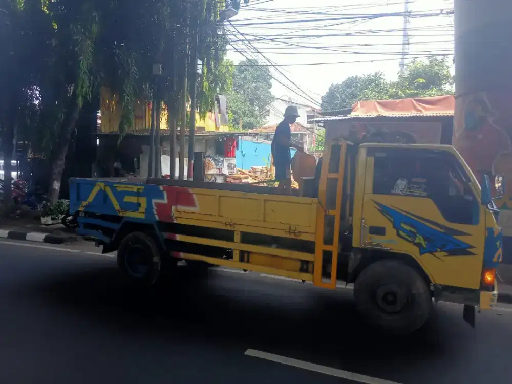 Aurora glory menerima pekerjaan buang puing dan sampah proyek
