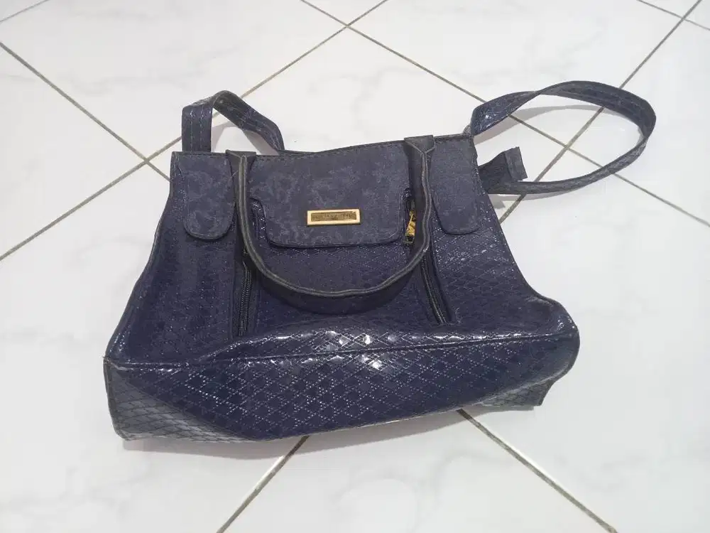 Tas Selempang Santai Wanita