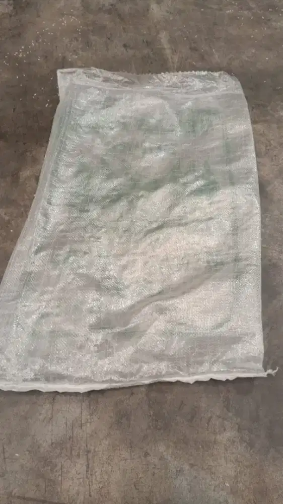 Karung bekas 25 kg utk wadah pasir,batu atau bongkaran