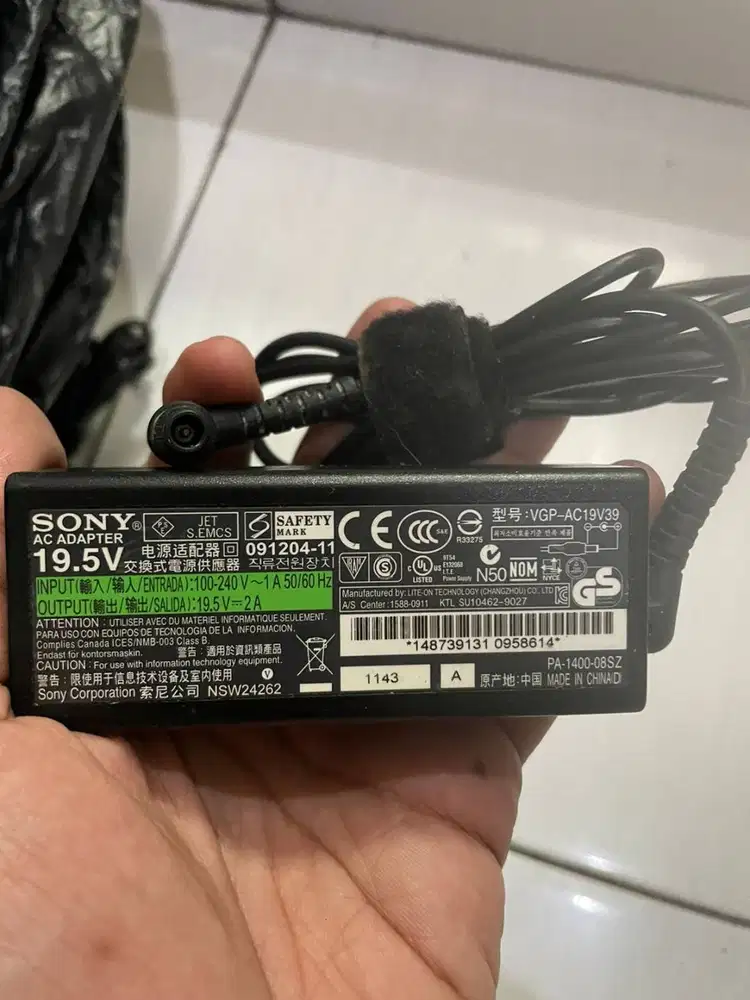 Adaptor Charger Sony Vaio 19.5V 2A ori bawaan laptop