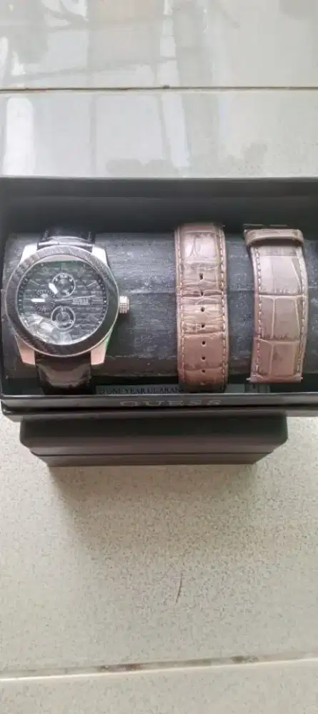 Dijual Jam Tangan Guess Men W0079G1 Silver