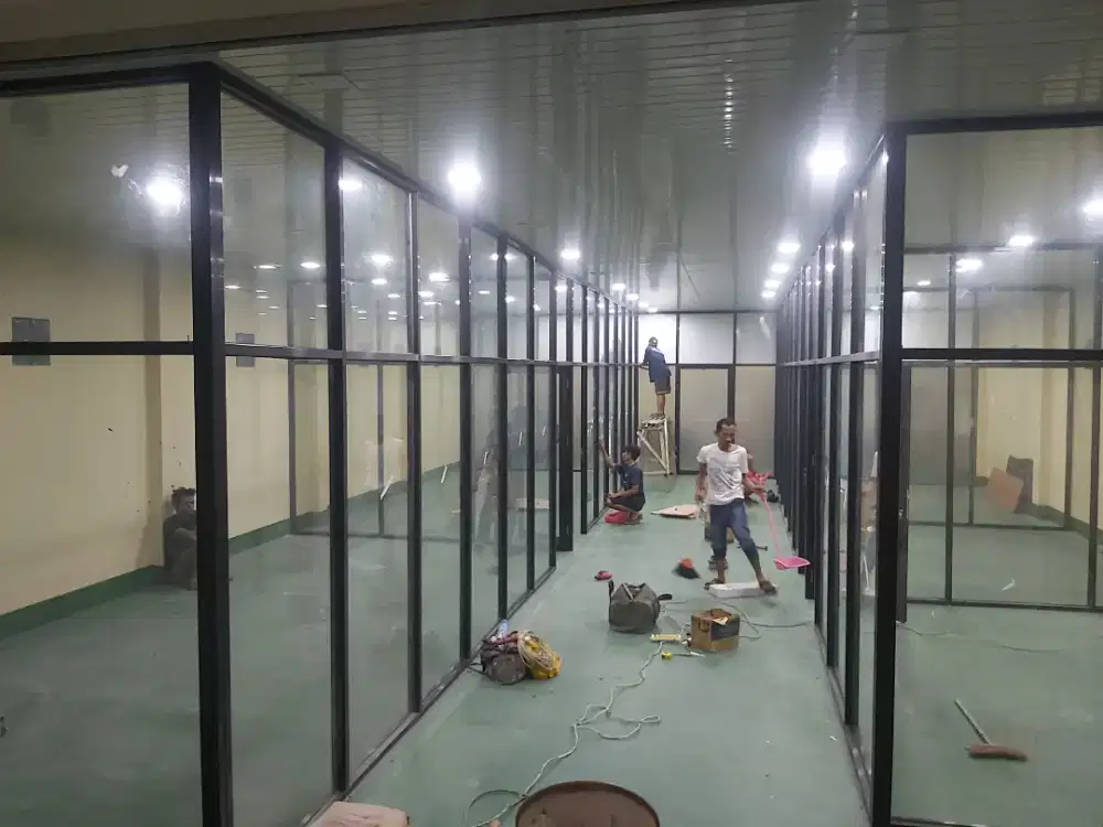 Tukang kaca dan pintu kaca