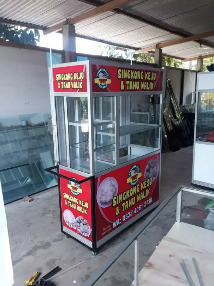 Etalase jualan sosis bakar free ongkir banner dan roda