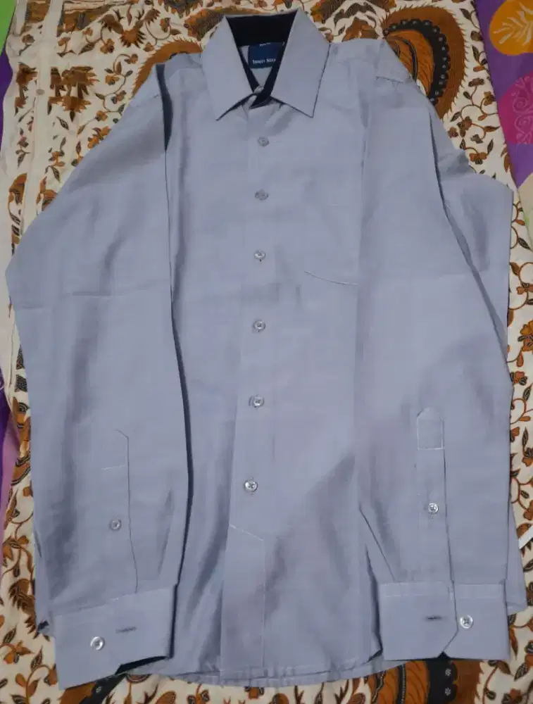 Kemeja Abu Abu Lengan Panjang