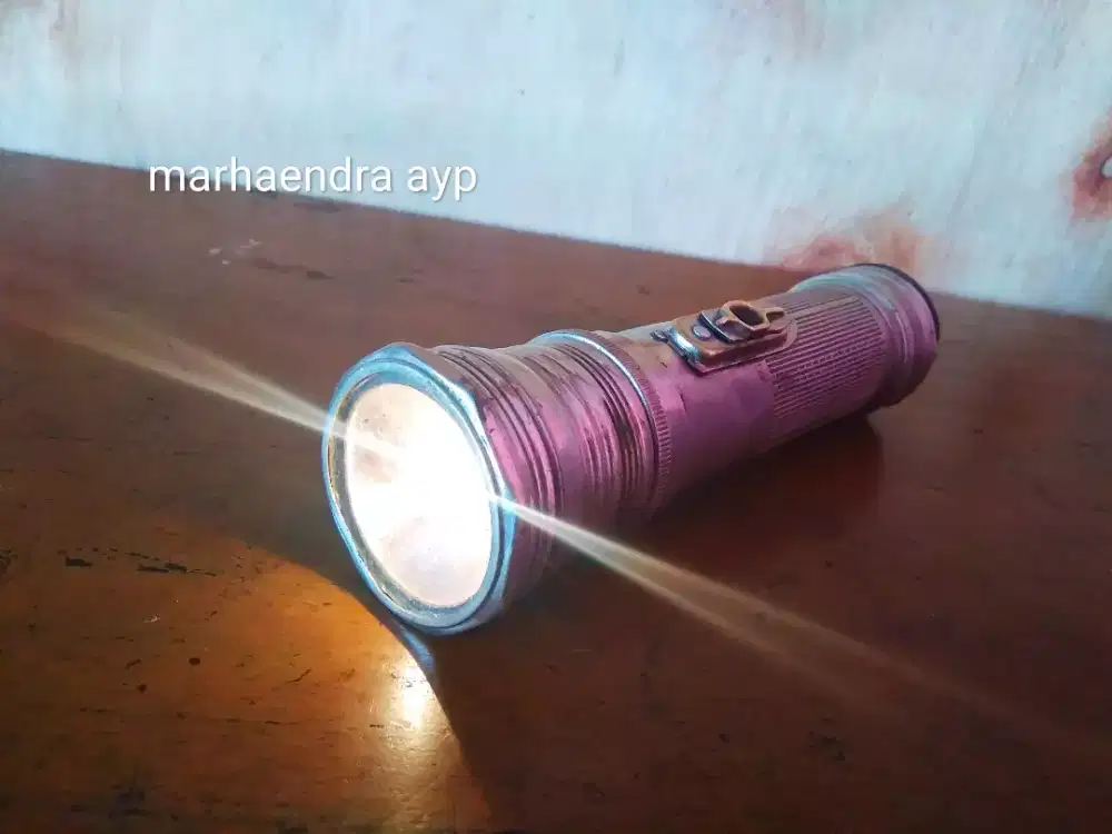 Senter kuningan kuno steamship Made in Hongkong. Tahun 1950an