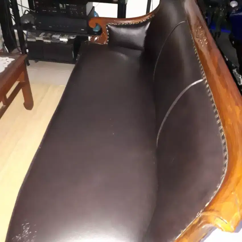 Sofa jati tua 3 dudukan