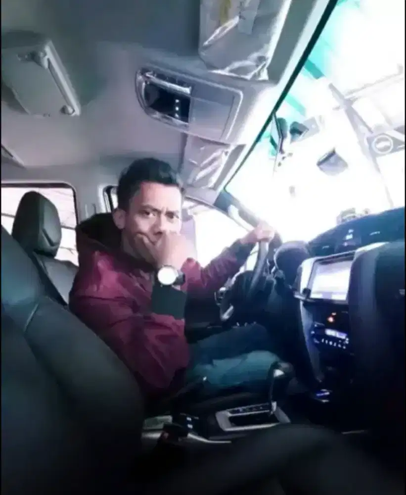 Cari pekerjaan pengalaman driver pribadi 5tahun dan bawa mobil barang