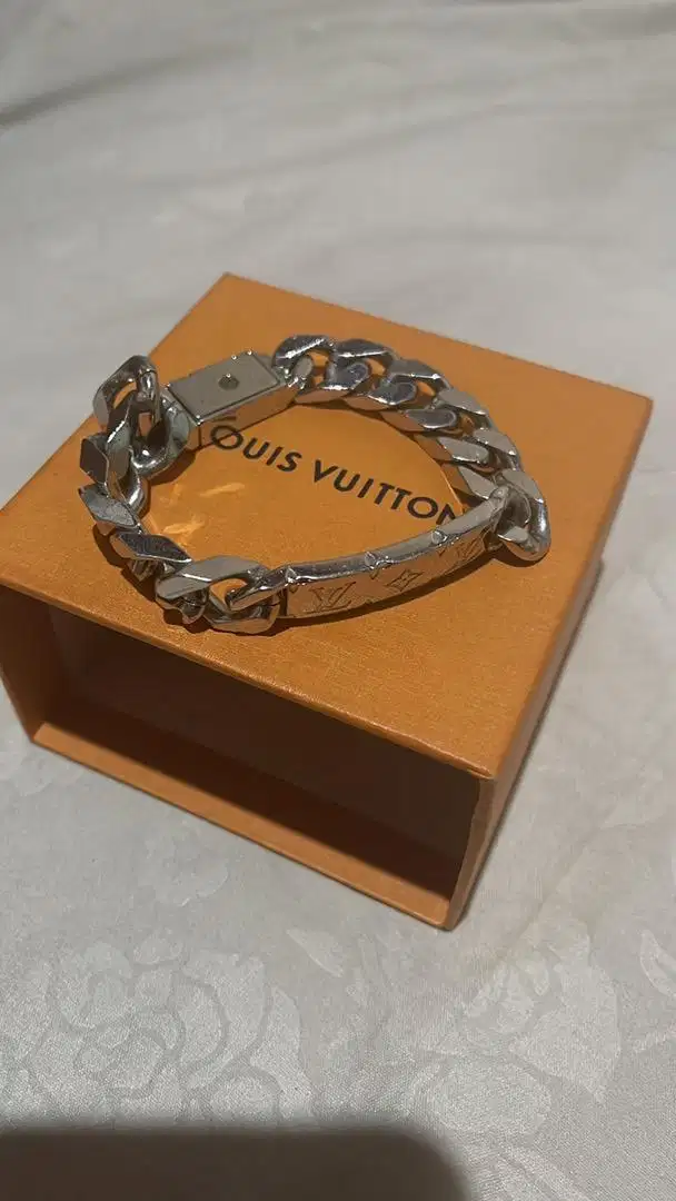 Gelang Monogram Louis Viutton