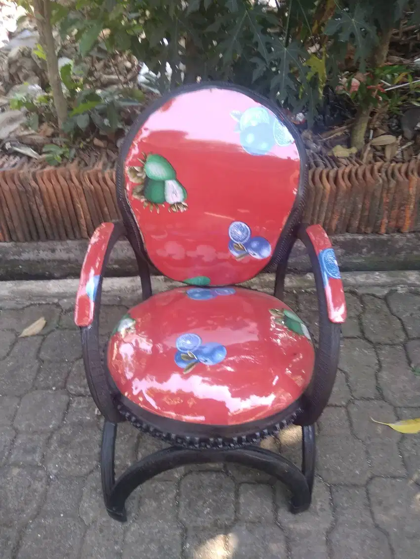 Kursi kafe,teras, pemancingan,taman,dll dari ban bukan plastik,kayu