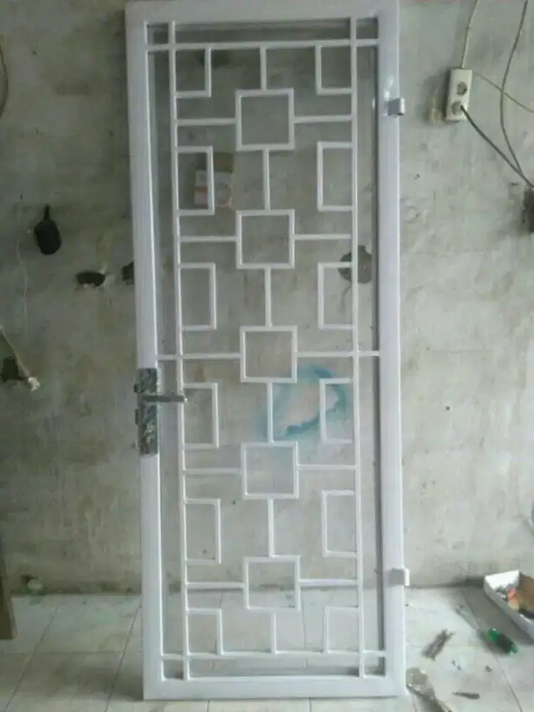 PINTU PENGAMAN/TRALIS PINTU BAHAN BESI NAKO
