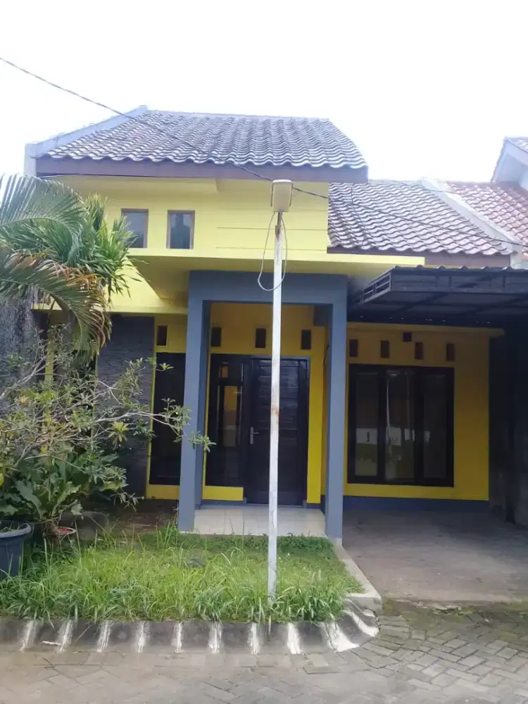 Dijual Rumah Nyaman di Tengah Kota Jember