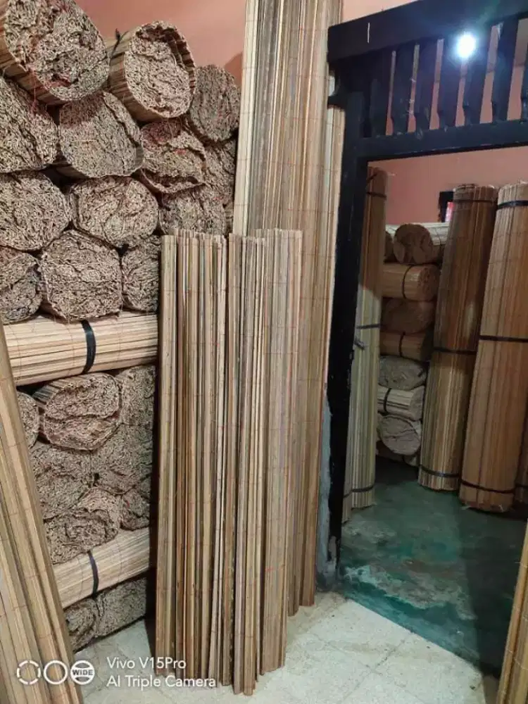 Kerei tirai Bambu Sawet buat penghalang panas dan tampias hujannn