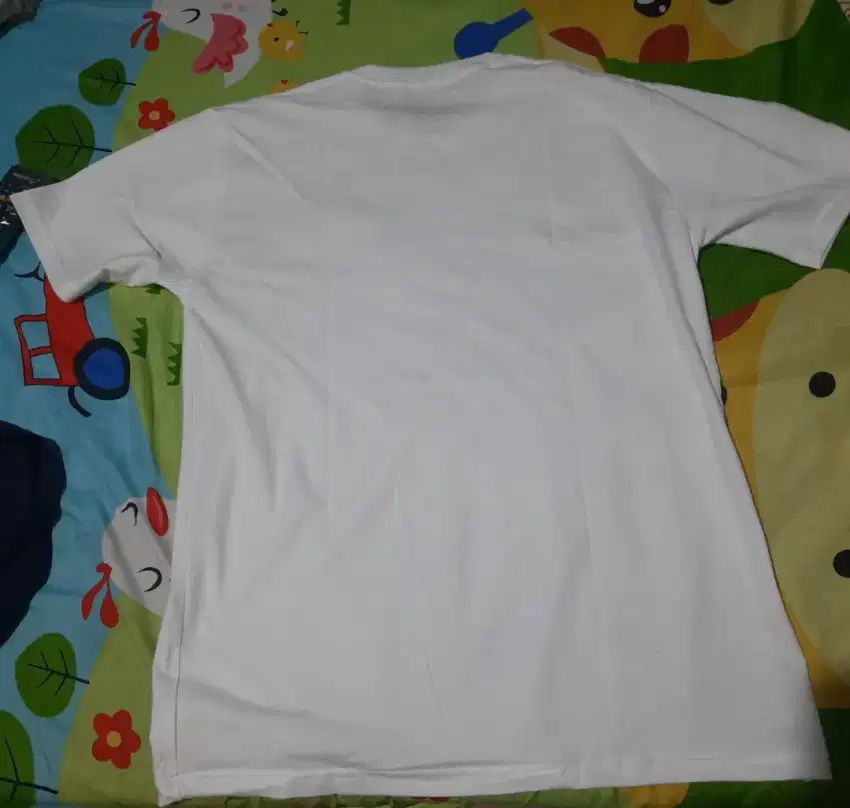 Kaos Putih Lengan Pendek