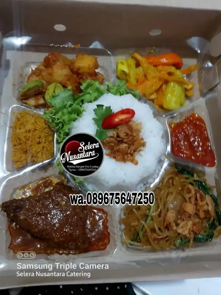 Nasi rames box daging rendang