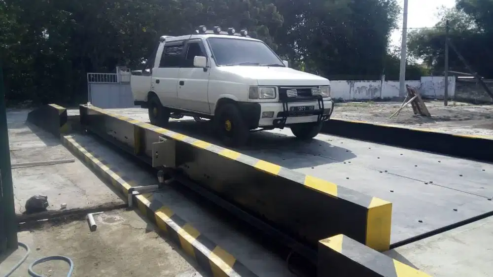 Jembatan Timbang Truk Kutai Timur