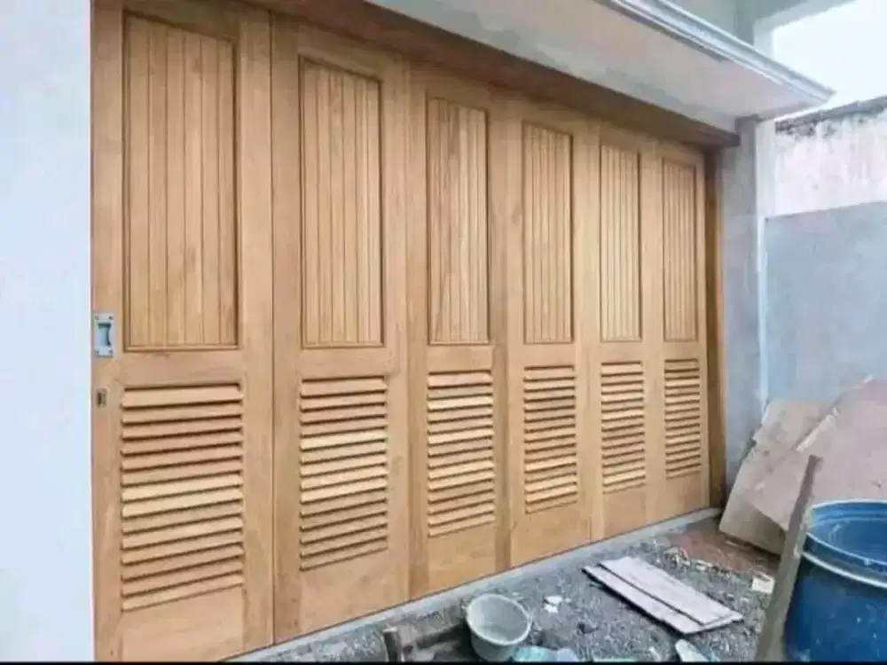 Pintu garasi kayu jati