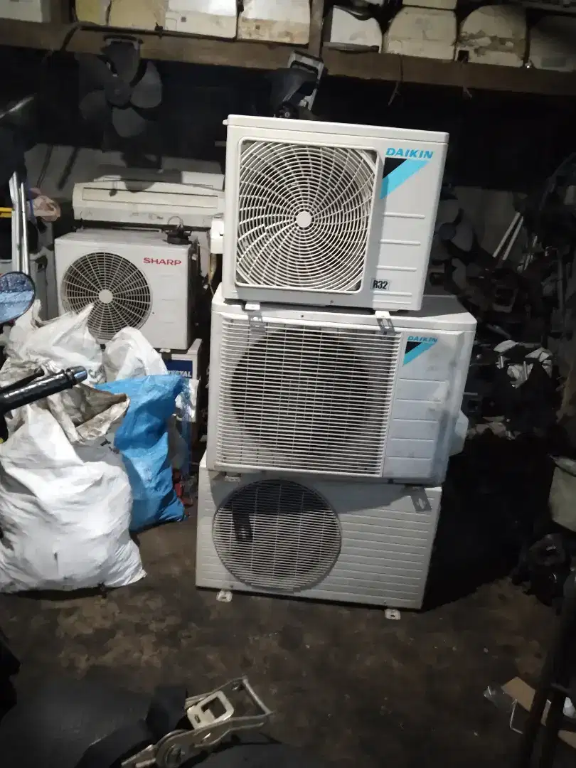 AC bekas tak terpakai siap tampun