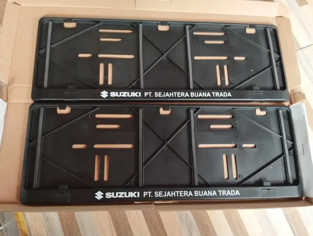 Cover plat Mobil Suzuki