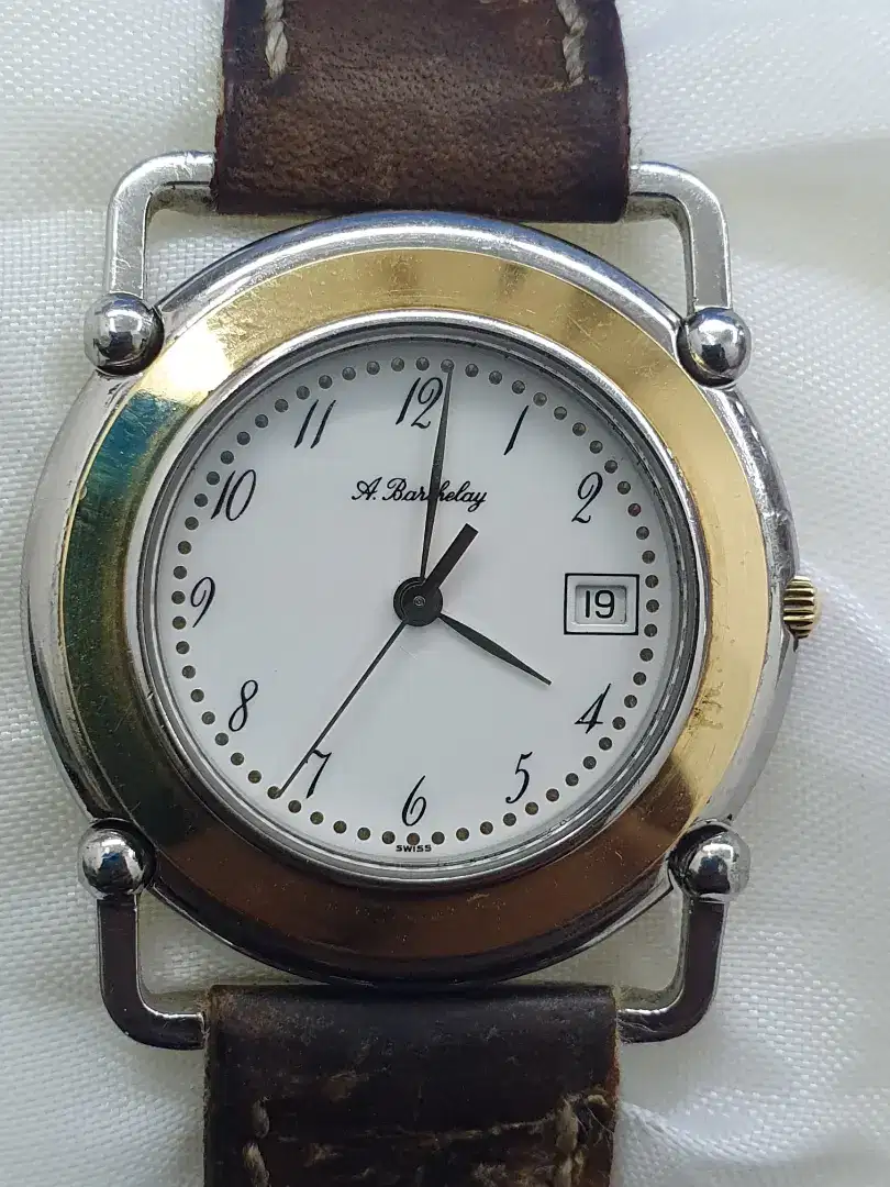 Jam tangan wanita antik