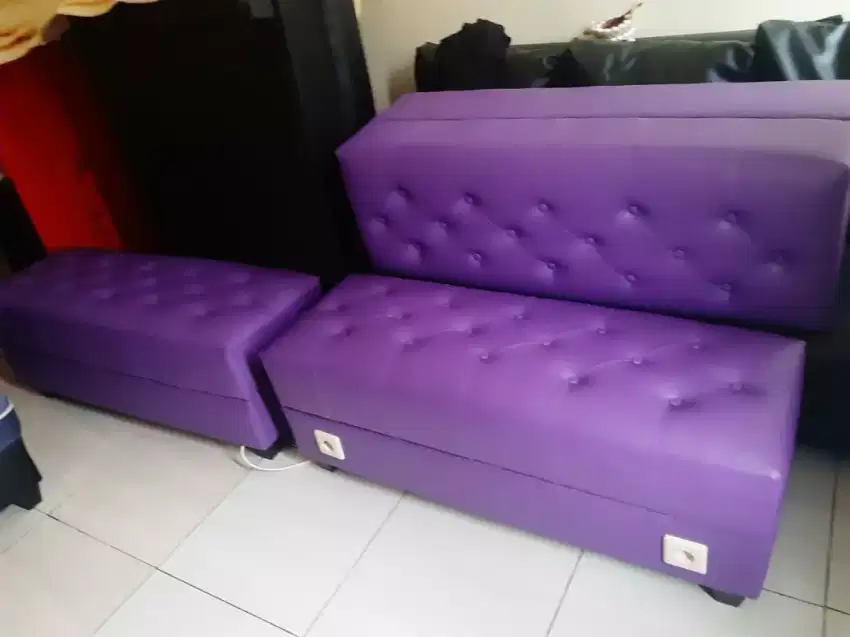 sofa puff cocok buat cafe atau ruang tunggu(ada colokan buat charger)