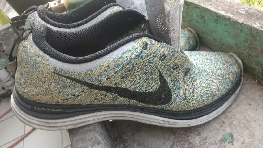 NIKE lunarlon size 42