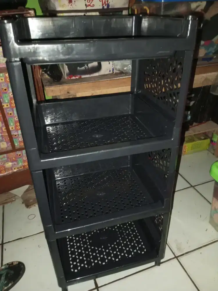 Rak Serbaguna 4 Susun Bahan Plastik Kokoh Lengkap Roda