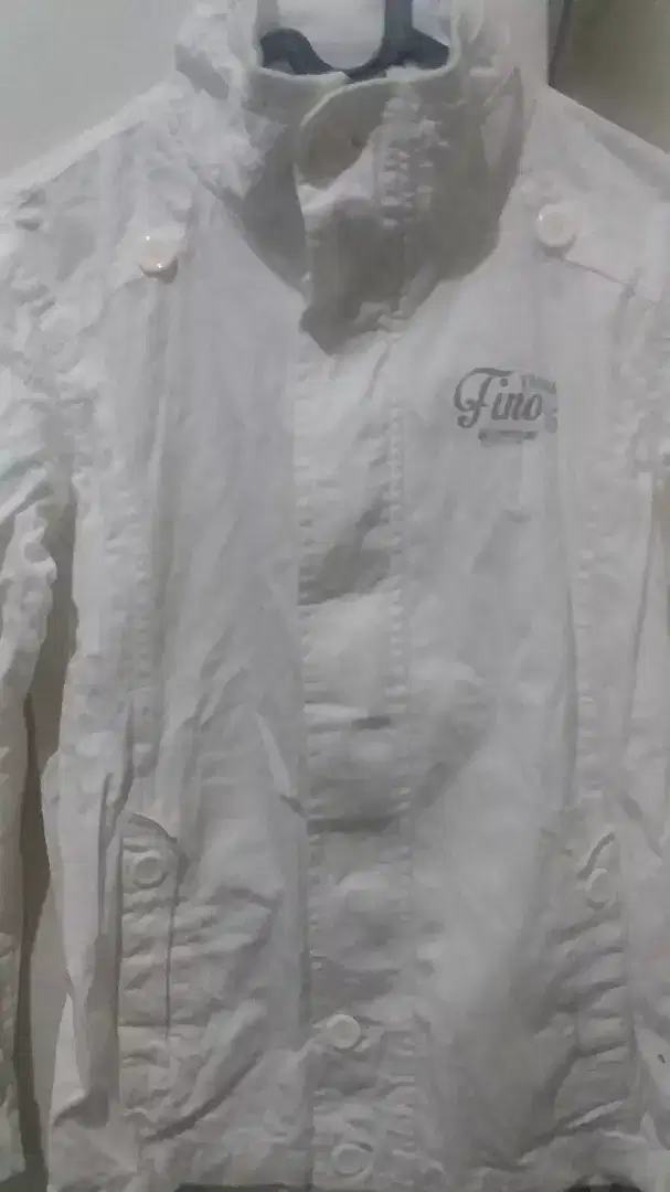 Jaket Vino Yang Putih Mutiara.