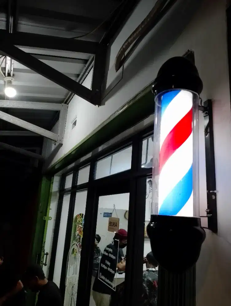 Cari kapster barbershop