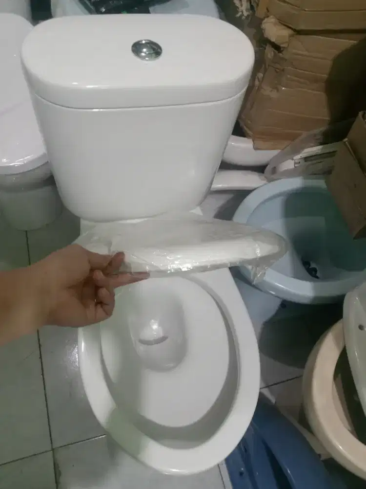 Ready closet Toto cw421j second,kondisi 90% mulus garansi COD