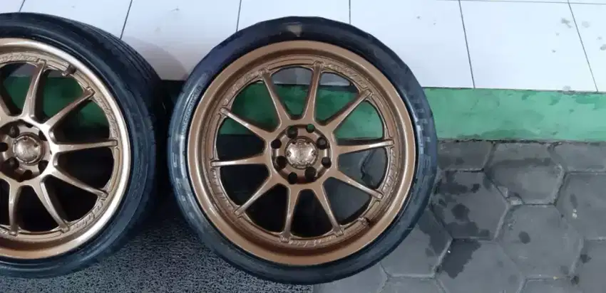 Velg r17 dan ban 205 / 40 / 17