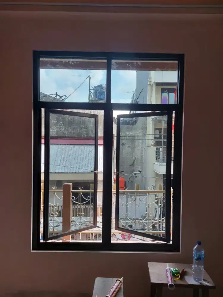 Kusen pintu jendela kaca aluminium geser bukaan putar