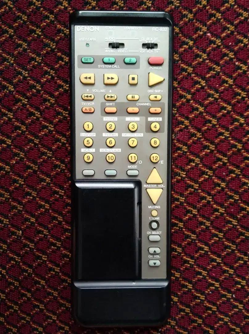 Assalamualaikum, remote vintage denon RC-832