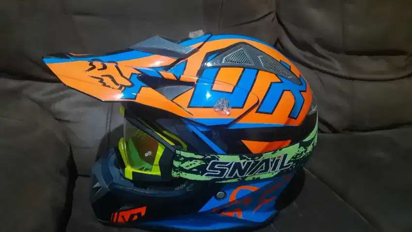 Helm fox v1 plus goggle snail