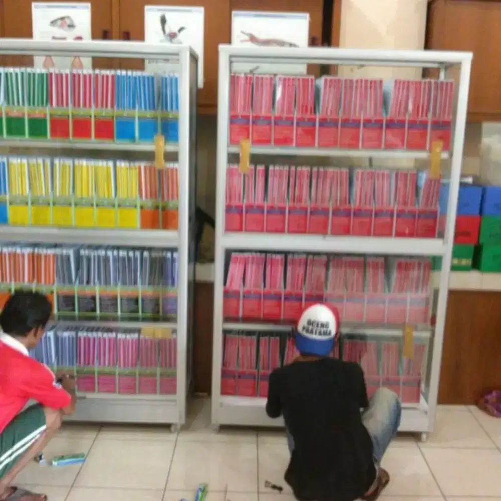 C . LEMARI PERANGKAT AKREDITASI 8 STANDAR