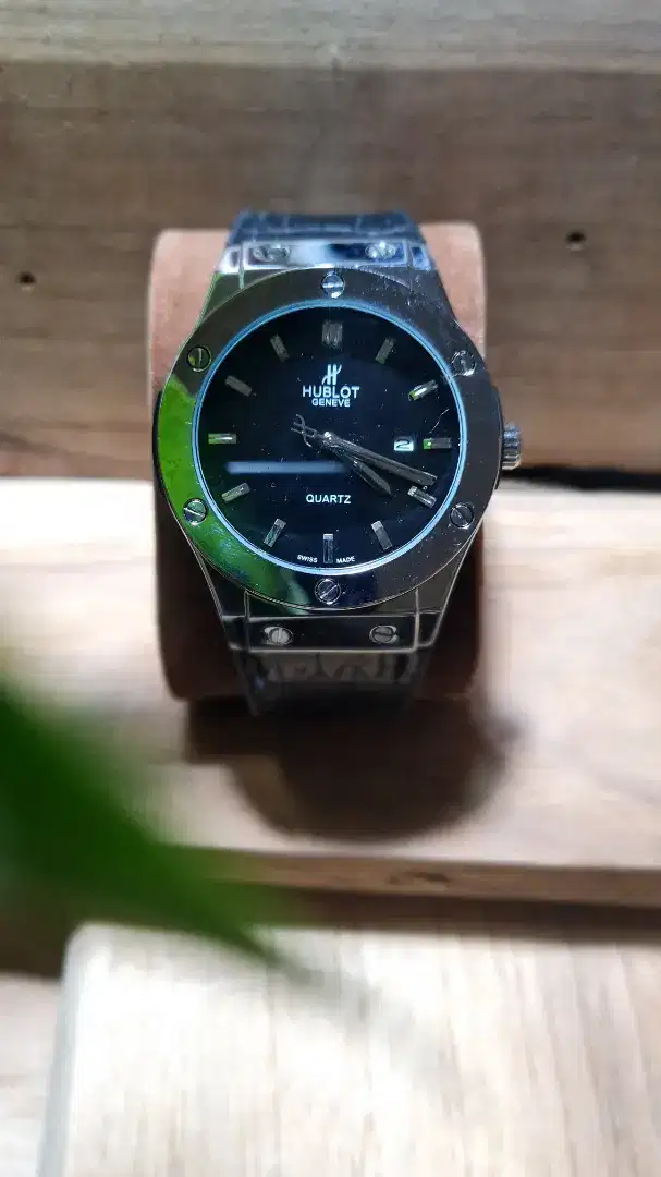 Jam tangan hublot