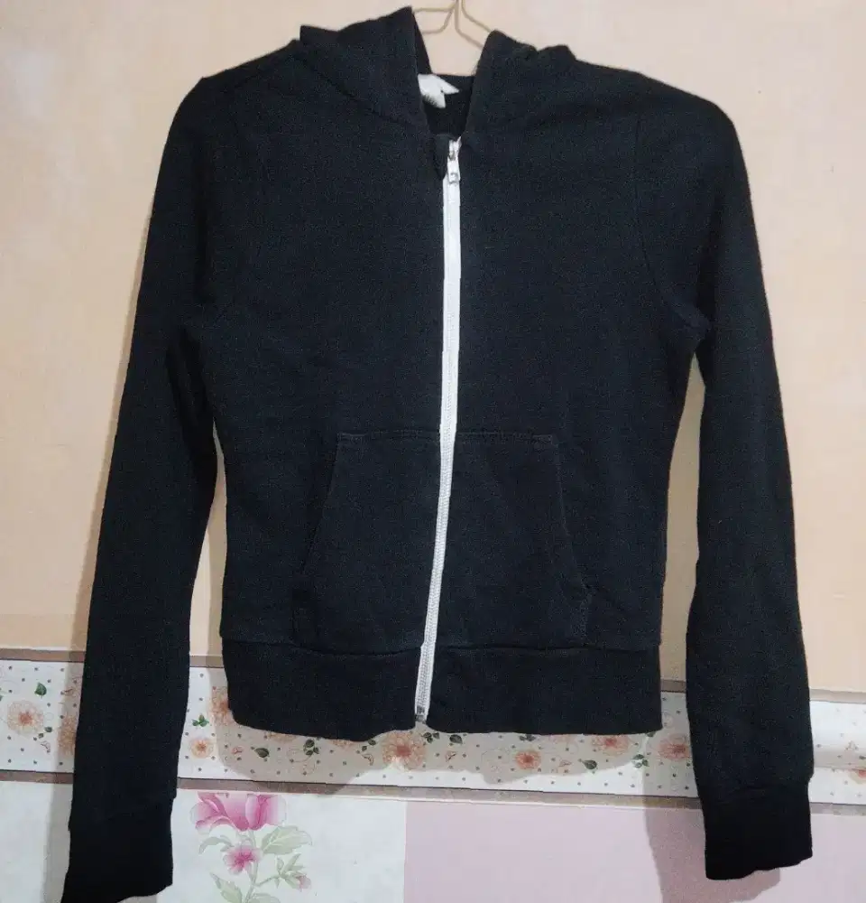 Hoodie h&m outlet hitam