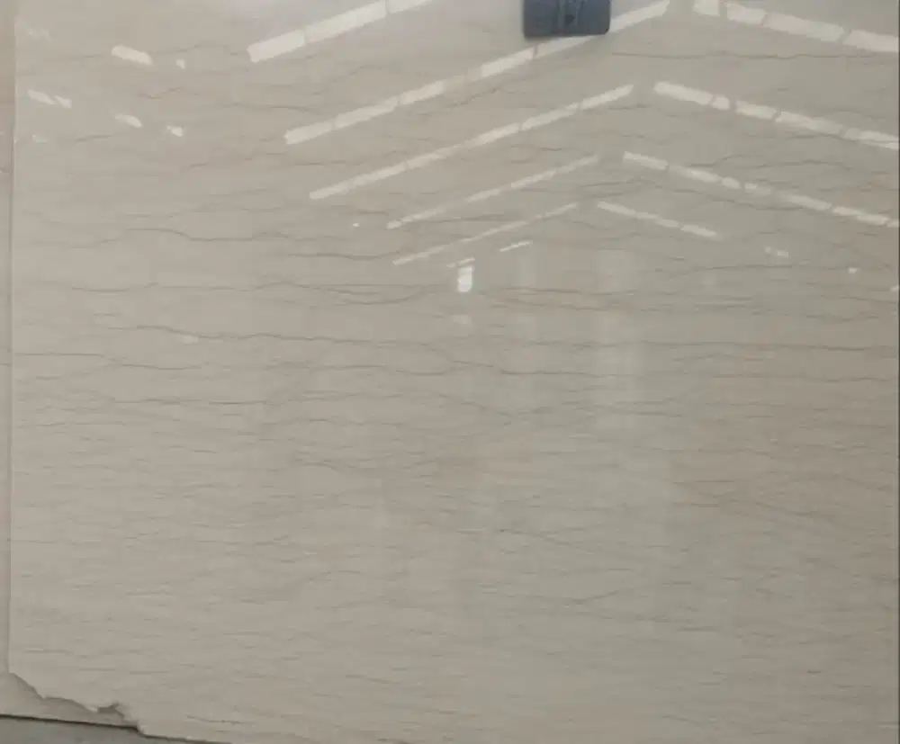 Pemasangan lantai marmer dan granit alam