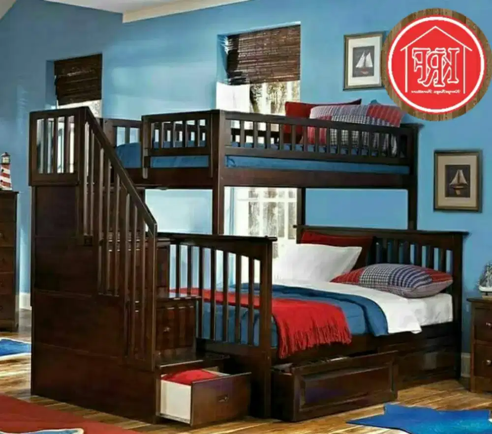 Tempat tidur tingkat.Tempat tidur susun. Ranjang susun.Ranjang tingkat