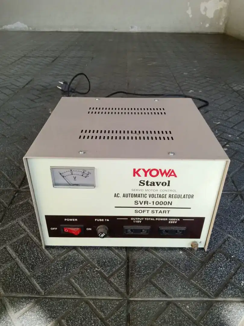 Stabilizer 1000 watt ,baru pake 3 bln