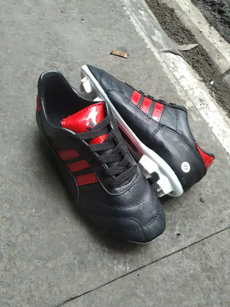Sepatu Bola Sepak Anak Kulit Asli