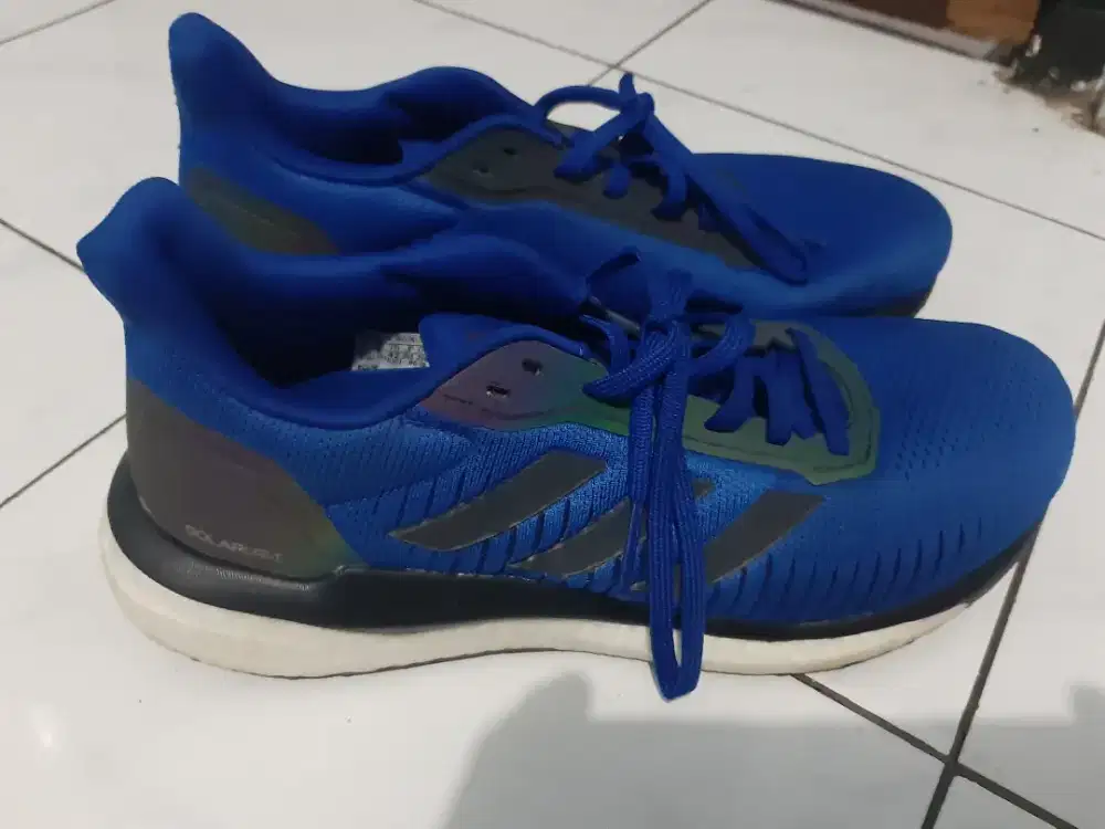 Sepatu Running Adidas Solar Drive