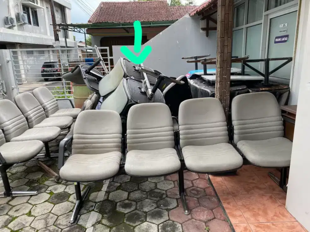 Kursi tunggu 4 seat jok tbal empuk ono