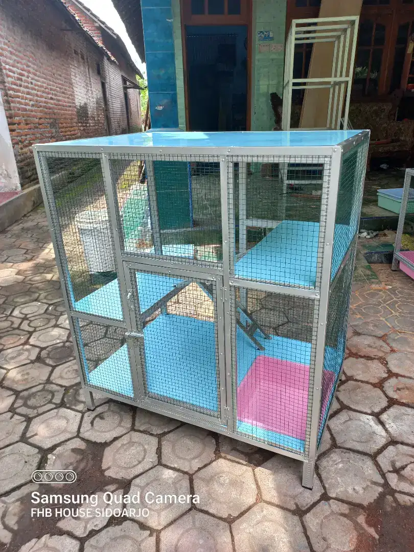 Kandang kucing bahan dari galvalum kuat murah mudah di bersihkan SBY