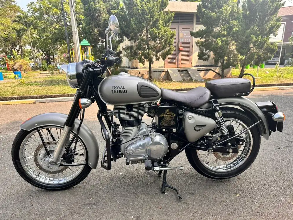 Royal Enfield Classic Gun Metal Grey 350cc