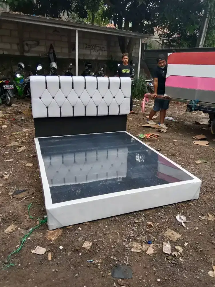 Tempat tidur minimalis