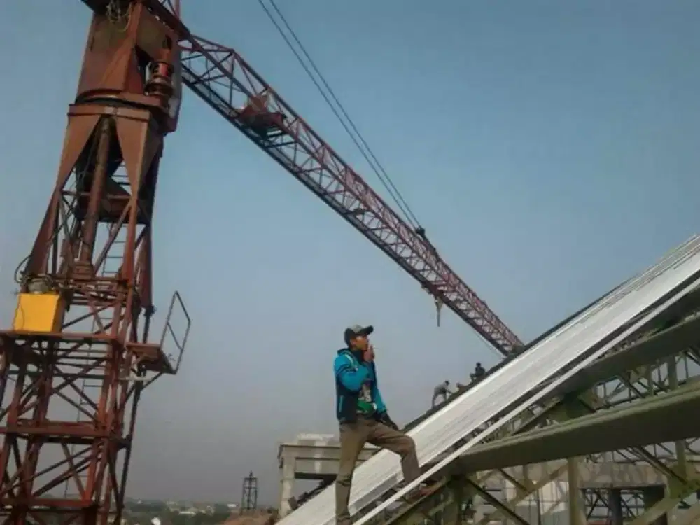 Pasang rangka atap baja ringan dan jasa