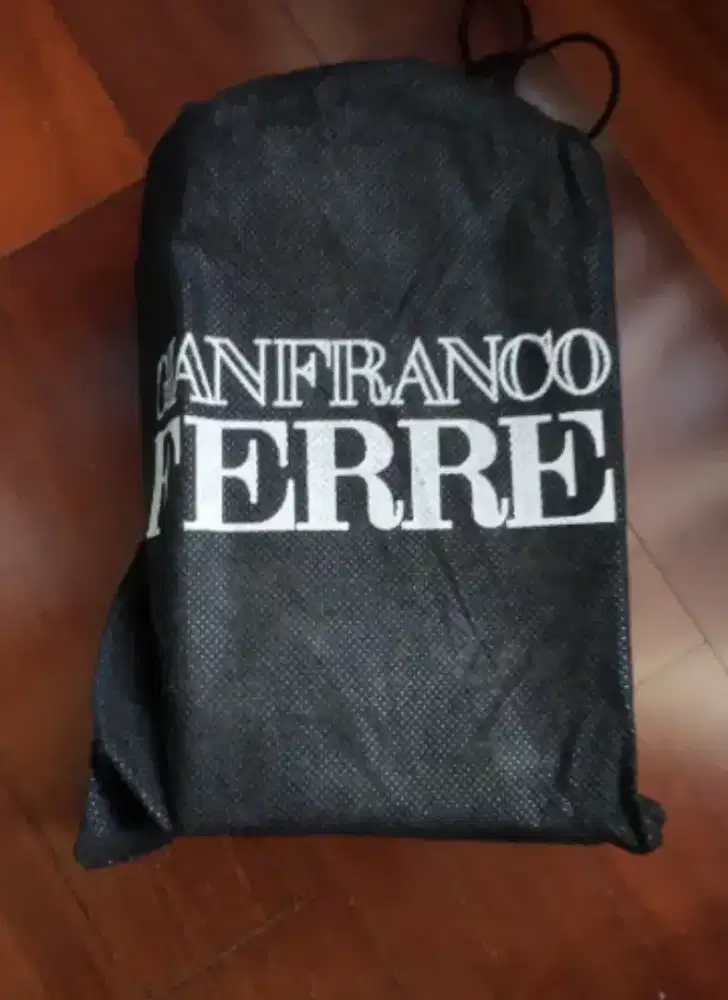 Dompet Passport  Gian Franco Ferre Original.