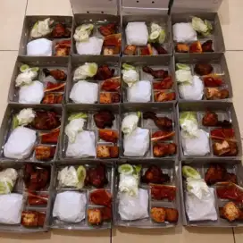 Menerima pesanan nasi box ayam bakar & goreng