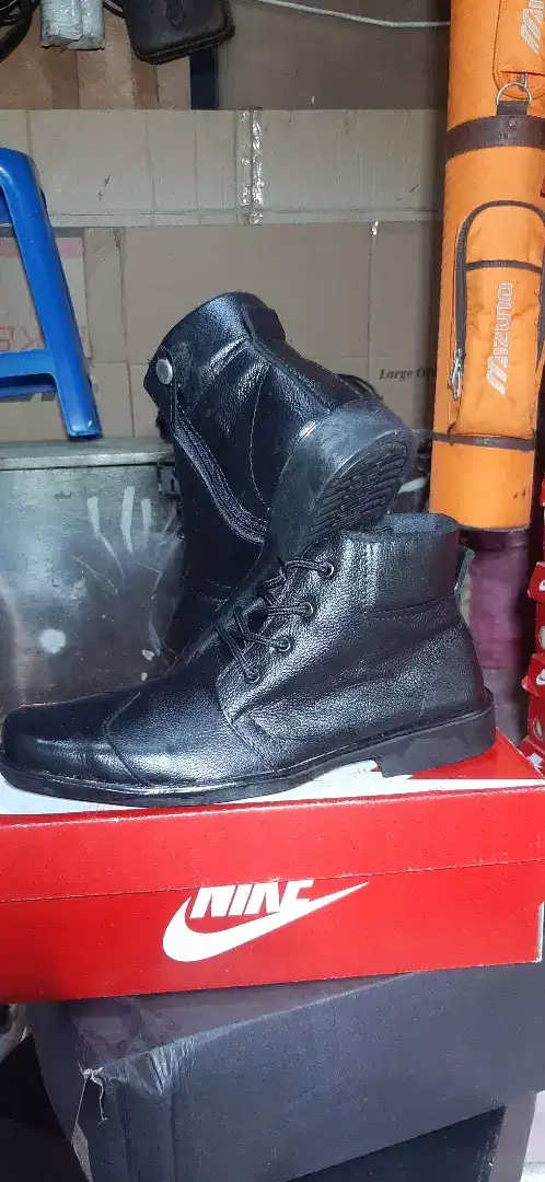 Sepatu boots zipper ukuran 41