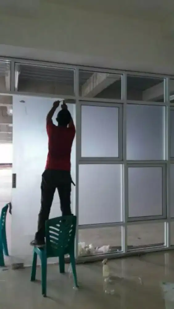 Stiker Kaca-Kaca Film Gedung+Jasa Pasang